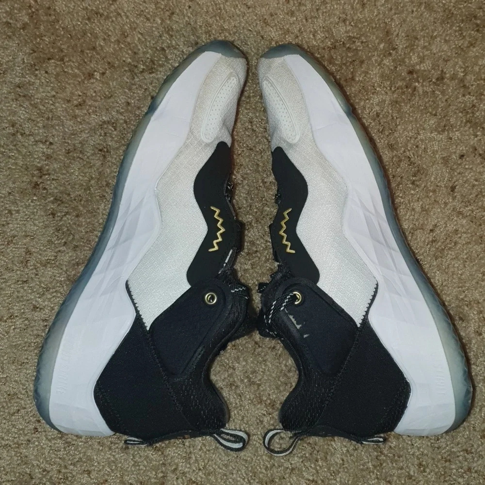 Adidas Don Mitchell D.O.N. Issue 3 Sneakers sz 9.5